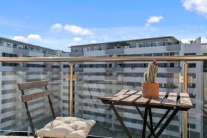 SkyLawn Retreat Free Parking