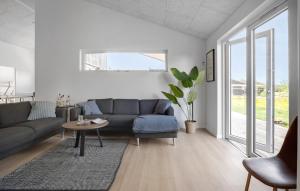 Gorgeous Home In Saltum With Wifi