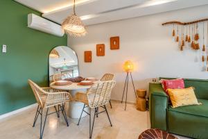 Chic Escape Sunny Terrace Pool Cenima Bed Fiber Wi-Fi