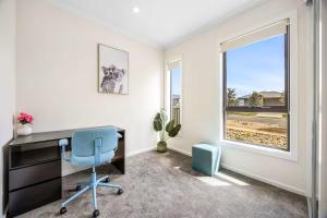 Modern Family Home by the Beach, St Leonards & Sleeps 10