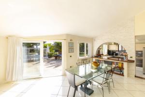 Luxury Villa Sea Front With Pool img24