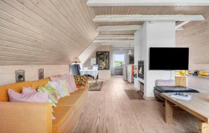 Amazing Home In Hvide Sande With Wifi