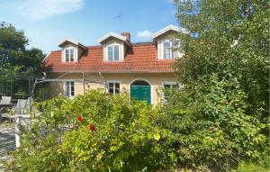 Five Bedroom Beautiful Home In Byxelkrok