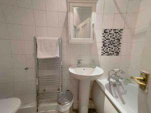 Modern 2-Bed Apartment Paddington Stay Sleeps 5