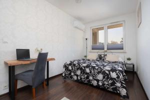 Stylowy Apartament w Warszawie Sypialnia & Parking w Garażu by Noclegi Renters