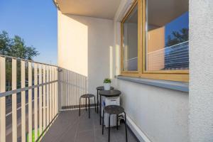 Stylowy Apartament w Warszawie Sypialnia & Parking w Garażu by Noclegi Renters