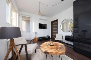 Stylowy Apartament w Warszawie Sypialnia & Parking w Garażu by Noclegi Renters