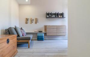 Amazing Apartment In Arona With Wifi