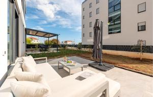 2 Bedroom Gorgeous Apartment In Zadar