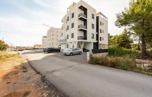 2 Bedroom Gorgeous Apartment In Zadar