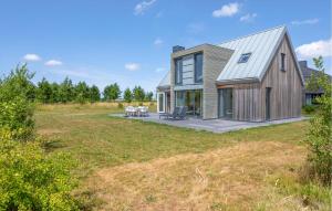 Four Bedroom Stunning Home In Kamperland