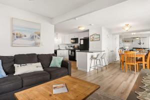 Beachfront Panoramic Views Oceanfront Oasis