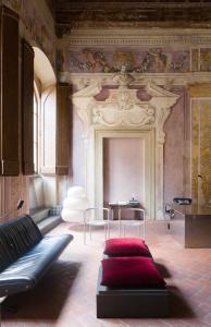 Impressive renaissance residence with elevator