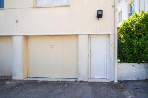 Studette Croisette, proche Martinez