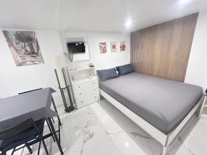 Charmant studio neuf et meublé