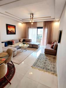 Idéal séjour Cozy aprt bouznika piscine et plage