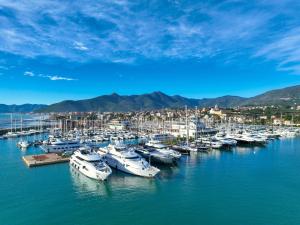Yacht Club Marina di Loano | UNA Esperienze