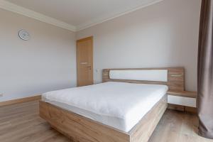 Panorama Riga 25th Floor Spacious Apartment Free Parking