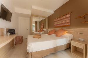 Garden Saladina - Adults Only