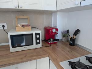 Apartament Maya - 2 Camere, Pool, Spa and Private Parking