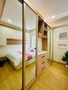 1BR Hotel Vibe Condo FULLY FURNISHED Trees Residences near SM Fairview