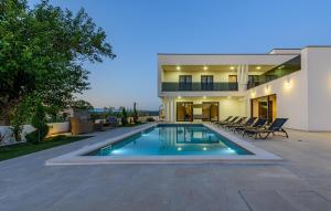 Gorgeous Home In Sikovo