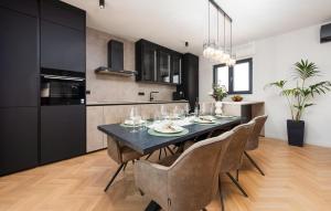 Gorgeous Home In Sikovo