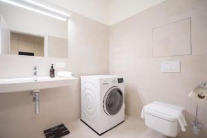 High-End Studio in Elegant Condo