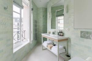 Grande terrasse, climatisation, 3 chambres, Marais