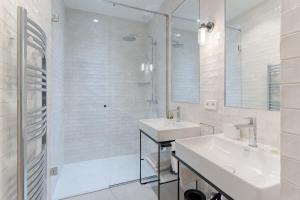 Grande terrasse, climatisation, 3 chambres, Marais