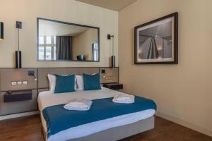 039 8 Building Studio 222 - Garden View