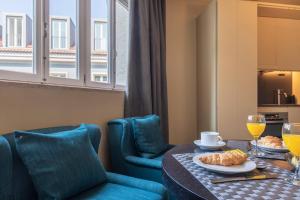 039 8 Building Studio 222 - Garden View