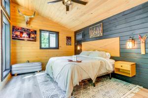 8 Mi to Farragut State Park Wooded Cabin Escape!