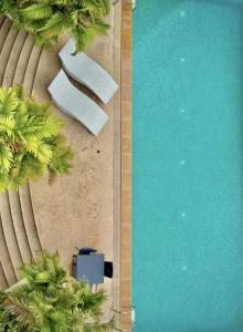 Great Balcony with 2 Beds Executive Unit