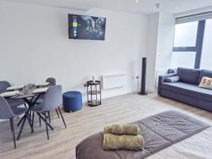 Promo Rate - Comfy Islington Studio Flat near Upper Street, Highbury & Angel Station with FREE WiFi by NourNest Apartments