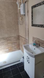 ref Os, Best rooms near City Centre, University & QMC