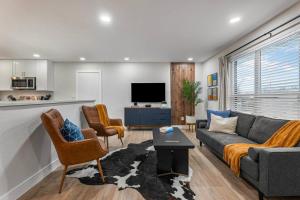 Mile Hi Basecamp Hot tub and Game Room