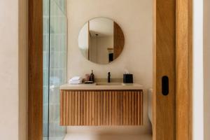 Aflora Quartz Loft Beach Club Access