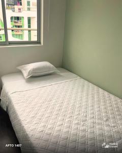 Alojamiento Familiar para 19 - A 5min del Aeropuerto-Parque del Café - Con Piscina - By Molca Travel