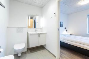 803-Hvide-Sande-Havnegade-2-1-B