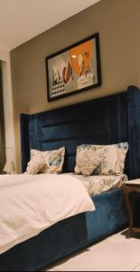 Ultra Lux Juccuzi Studio