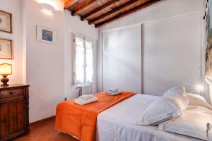 Farinata Apartment by Mamo Florence