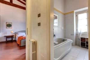 Farinata Apartment by Mamo Florence