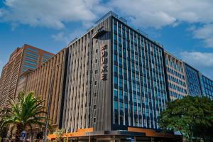 Beautiful,central,secure- hotel living for couples