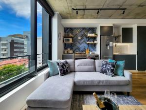 Four on O Modern Stay Near Promenade