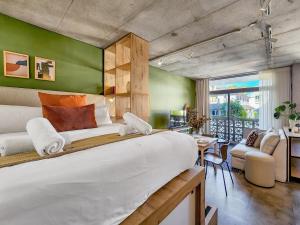 Oceanside, Modern Gem in Seapoint