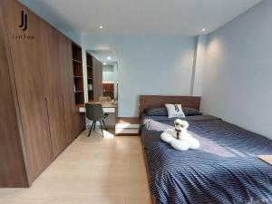 Lunaria Maison - Local Market Corner