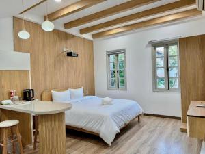 Chạms Hotel & Homestay