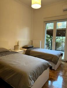 Modern Glyfada Apartment Sleeps 6, 5min Walk to Beach