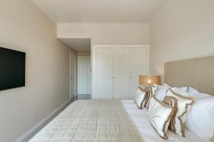 Apartamento T2 renovado no Vila Sol com piscina